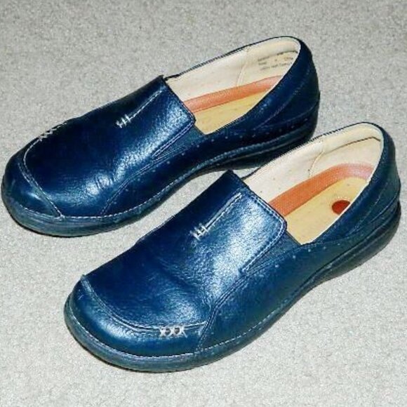 Women's CLARKS Structured Loafers Size 8 Medium Navy Blue Leather Slip-Ons - Picture 12 of 12